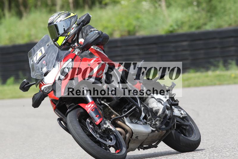 /Archiv-2025/10 23.04.2025 Cornu Master School ADR/rot-rouge/71